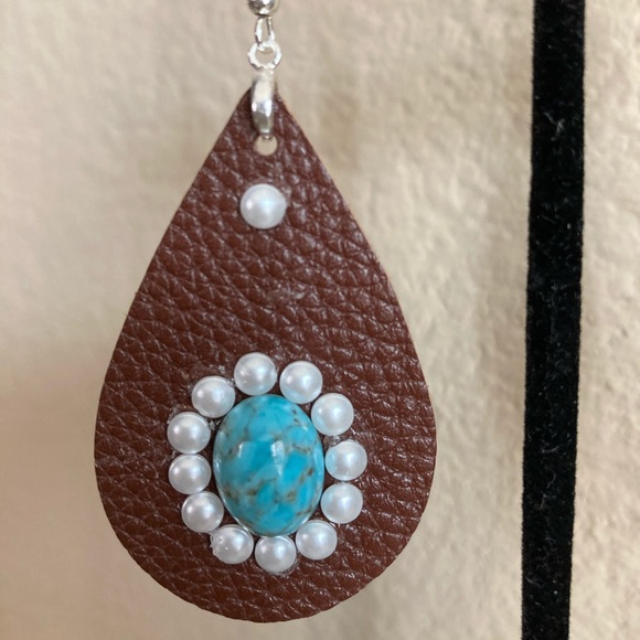 Leather Teardrop Earrings.... - Picture 4 of 5